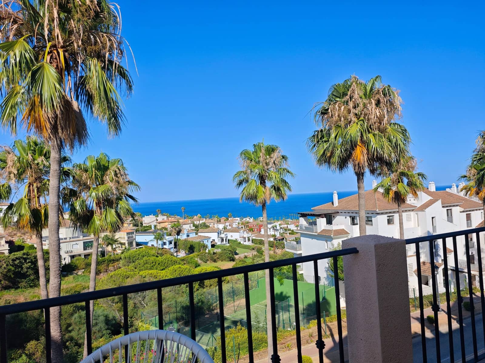 5 chambre Villa/Maison Mitoyenne à vendre à La Linea de la Concepcion avec piscine - 540 000 € (Ref: 9959813)