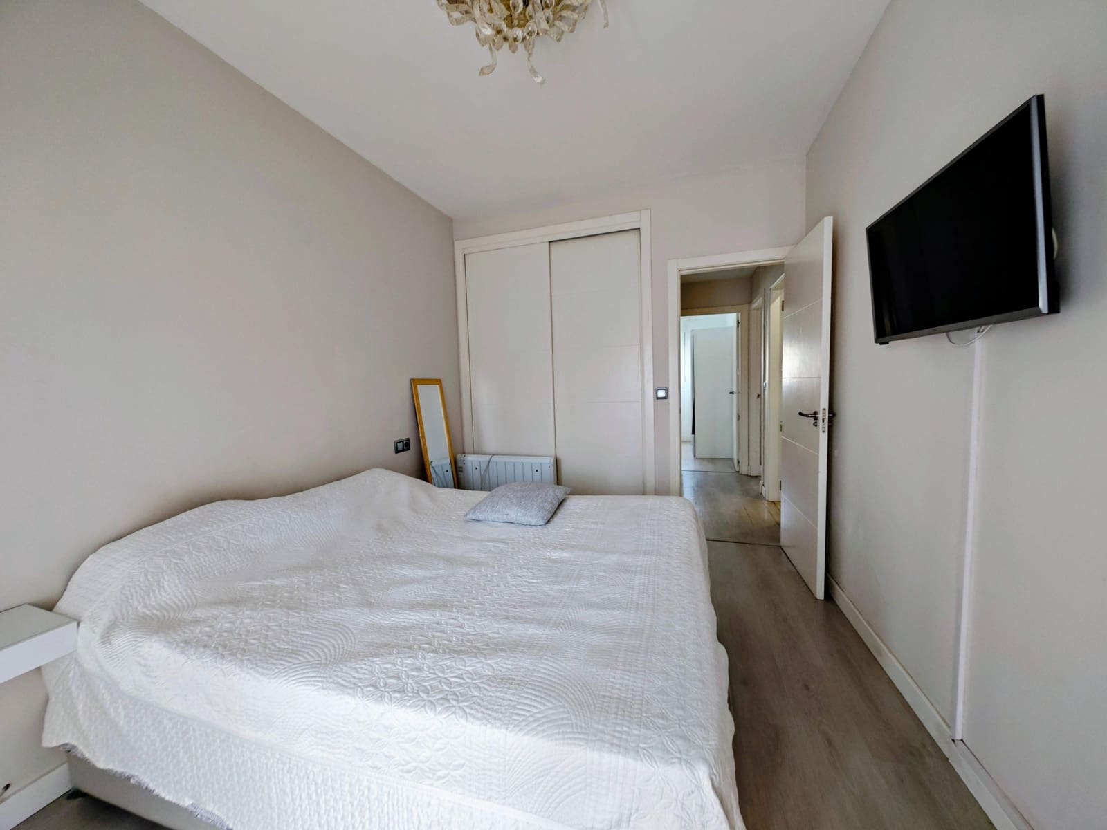 3 sypialnia Apartament na sprzedaż w La Linea de la Concepcion z basenem - 195 000 € (Ref: 9962745)