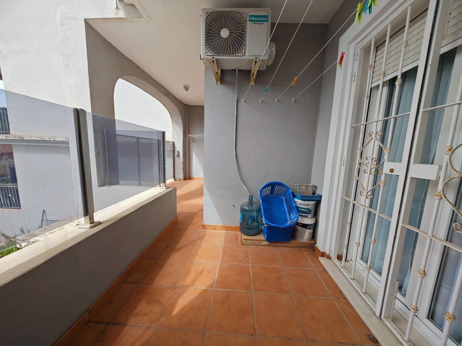 3 sypialnia Apartament na sprzedaż w La Linea de la Concepcion z basenem - 195 000 € (Ref: 9962745)