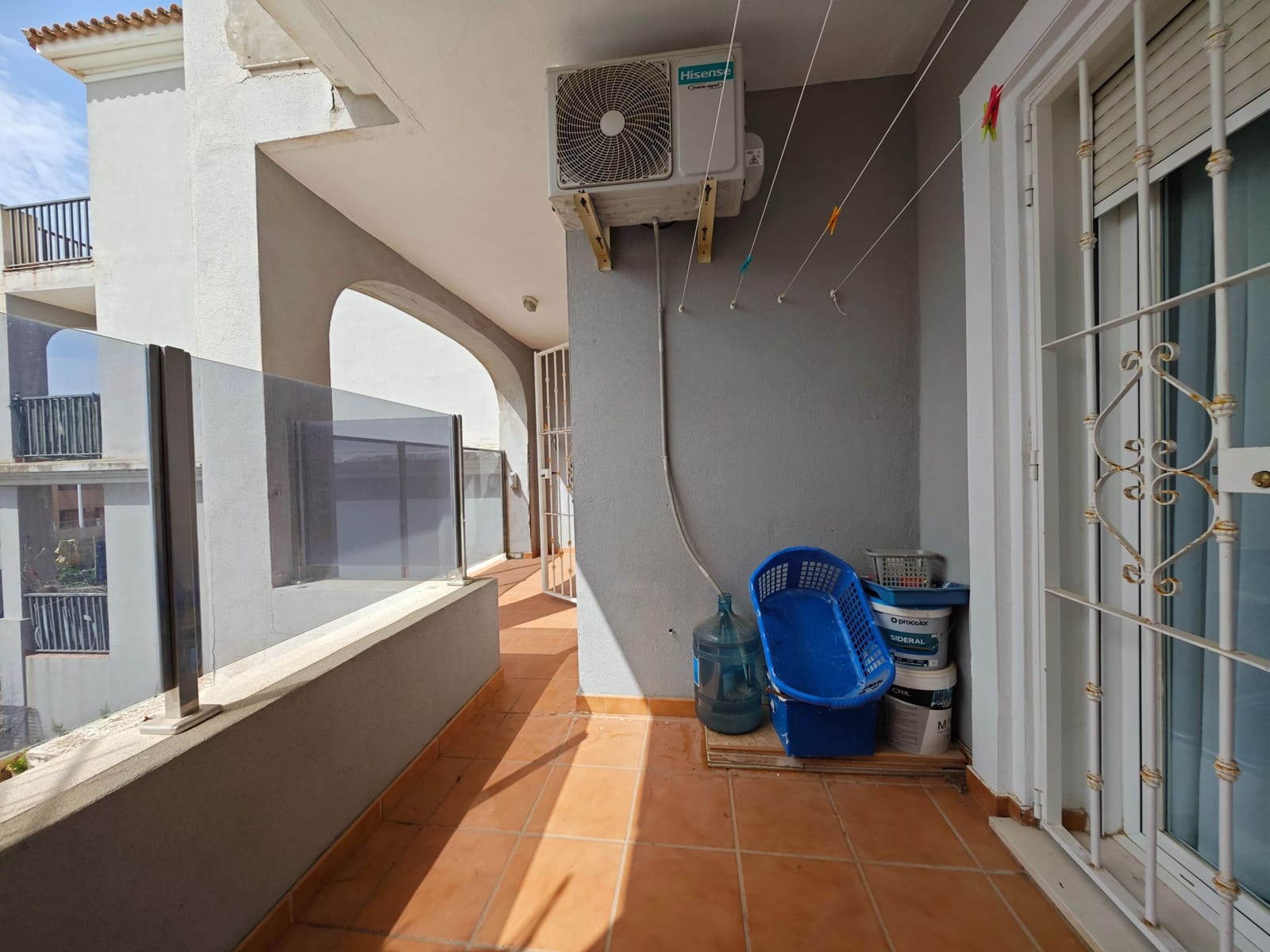 3 sypialnia Apartament na sprzedaż w La Linea de la Concepcion z basenem - 195 000 € (Ref: 9962745)
