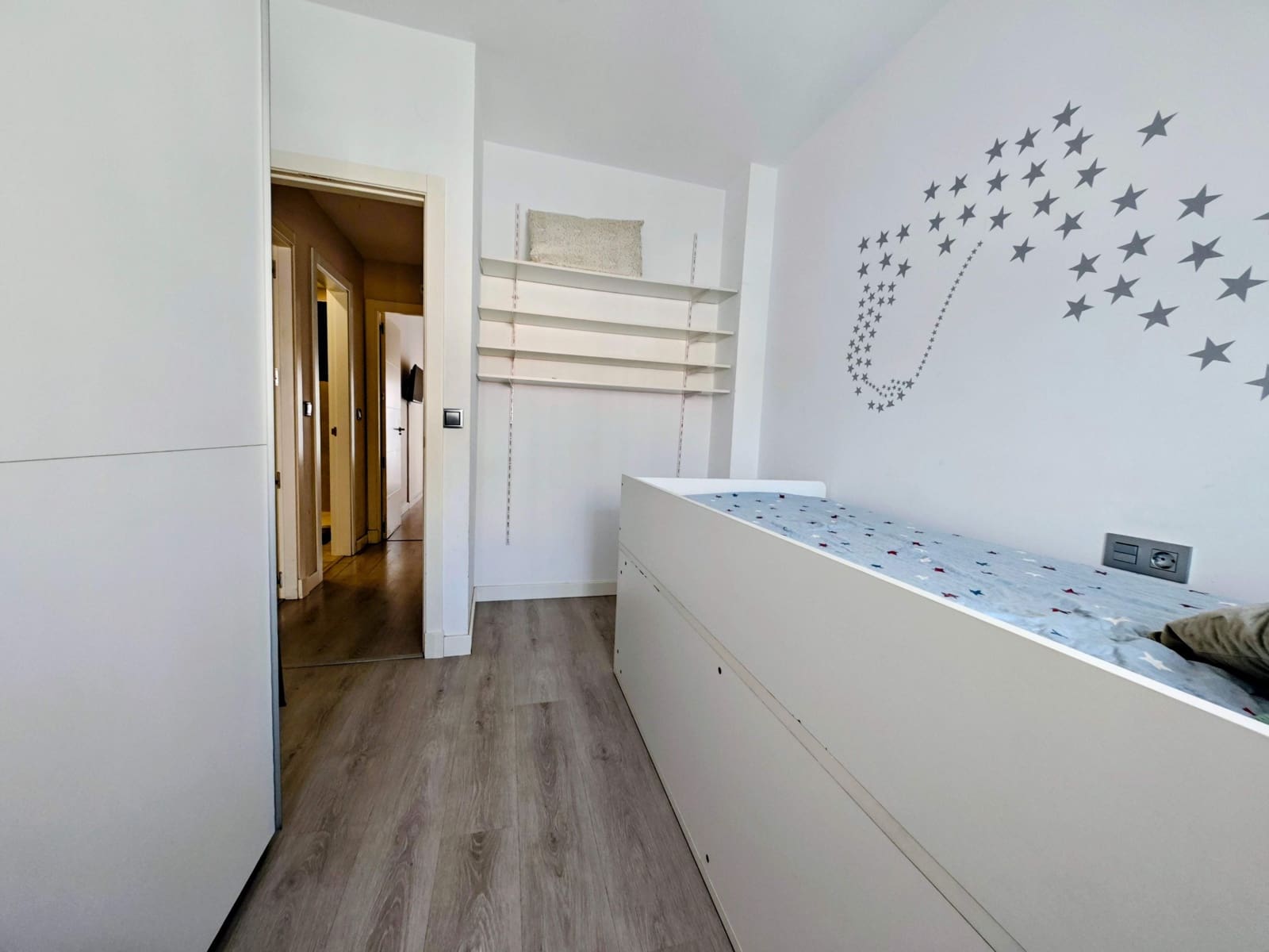 3 sypialnia Apartament na sprzedaż w La Linea de la Concepcion z basenem - 195 000 € (Ref: 9962745)