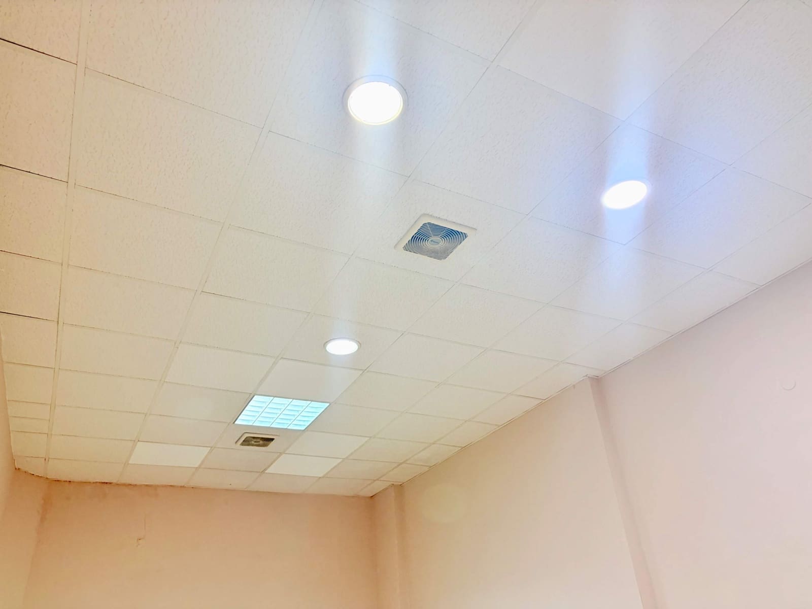 Commerciale in vendita in La Linea de la Concepcion - 120.000 € (Rif: 9965318)