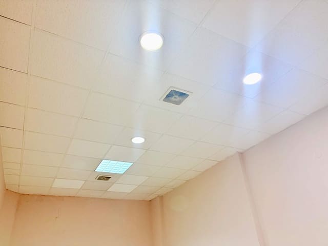 Kommersiell til salgs i La Línea de la Concepción - € 120 000 (Ref: 9965318)