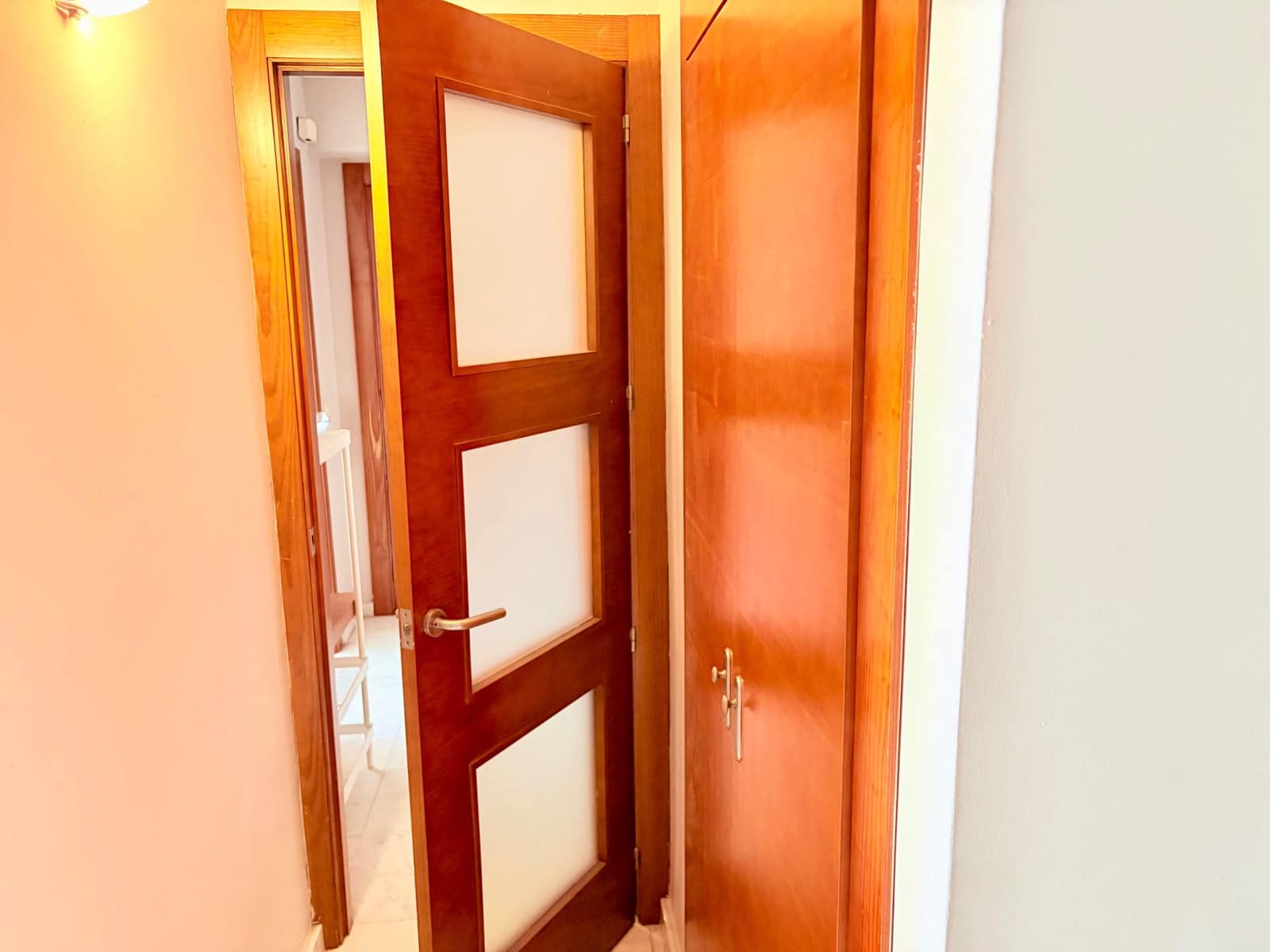 3 makuuhuone Asunto myytävänä paikassa La Linea de la Concepcion mukana 
autotalli - 250 000 € (Ref: 9966683)