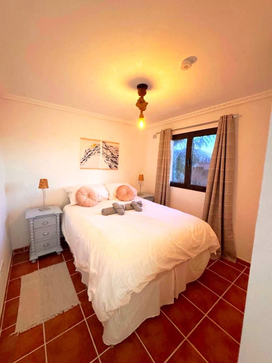 2 bedroom Apartment for rent in La Linea de la Concepcion - € 1,000 (Ref: 9970627)