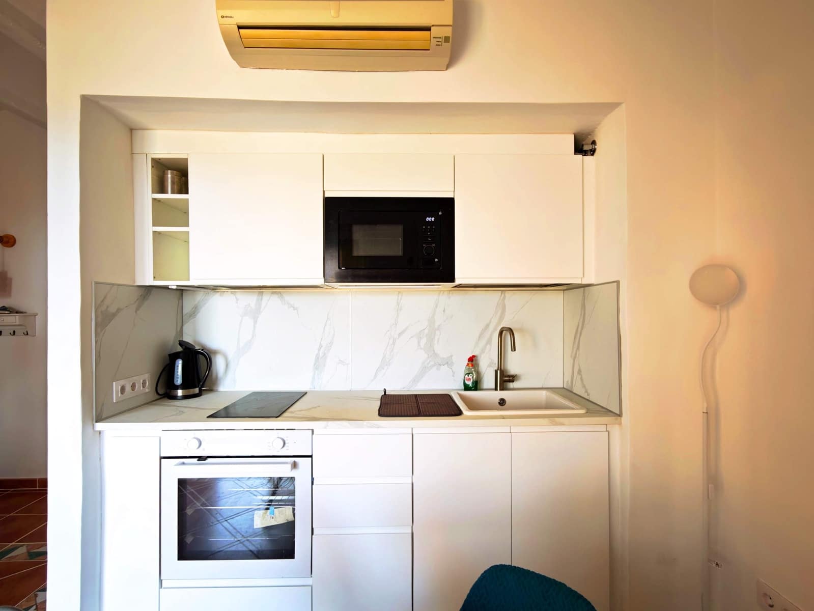 2 bedroom Apartment for rent in La Linea de la Concepcion - € 1,000 (Ref: 9970627)