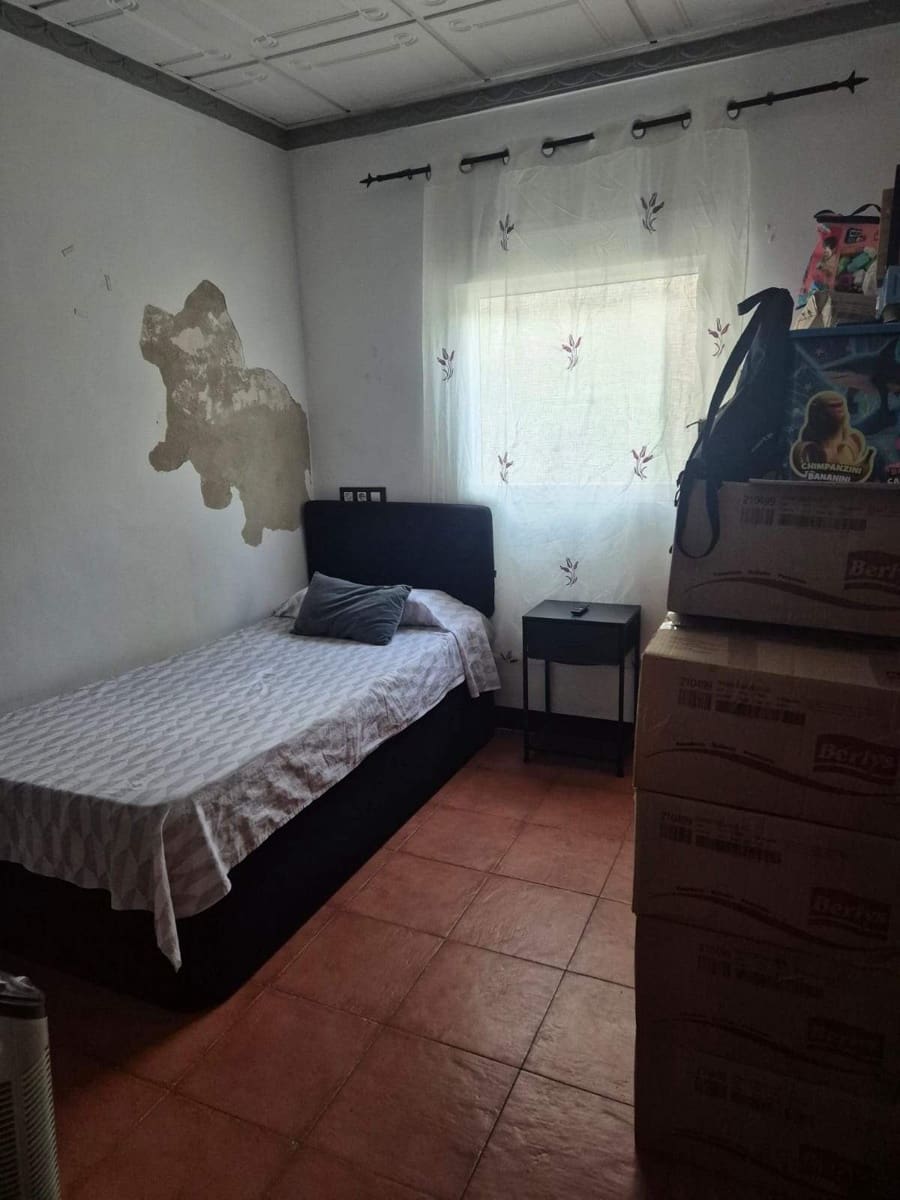 4 bedroom Finca/Country House for sale in La Linea de la Concepcion - € 220,000 (Ref: 9978920)