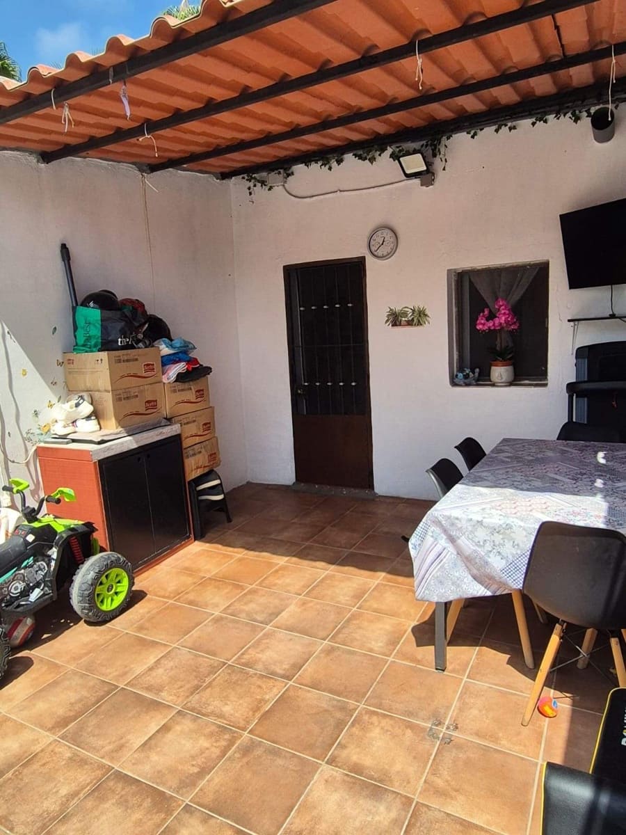 4 bedroom Finca/Country House for sale in La Linea de la Concepcion - € 220,000 (Ref: 9978920)