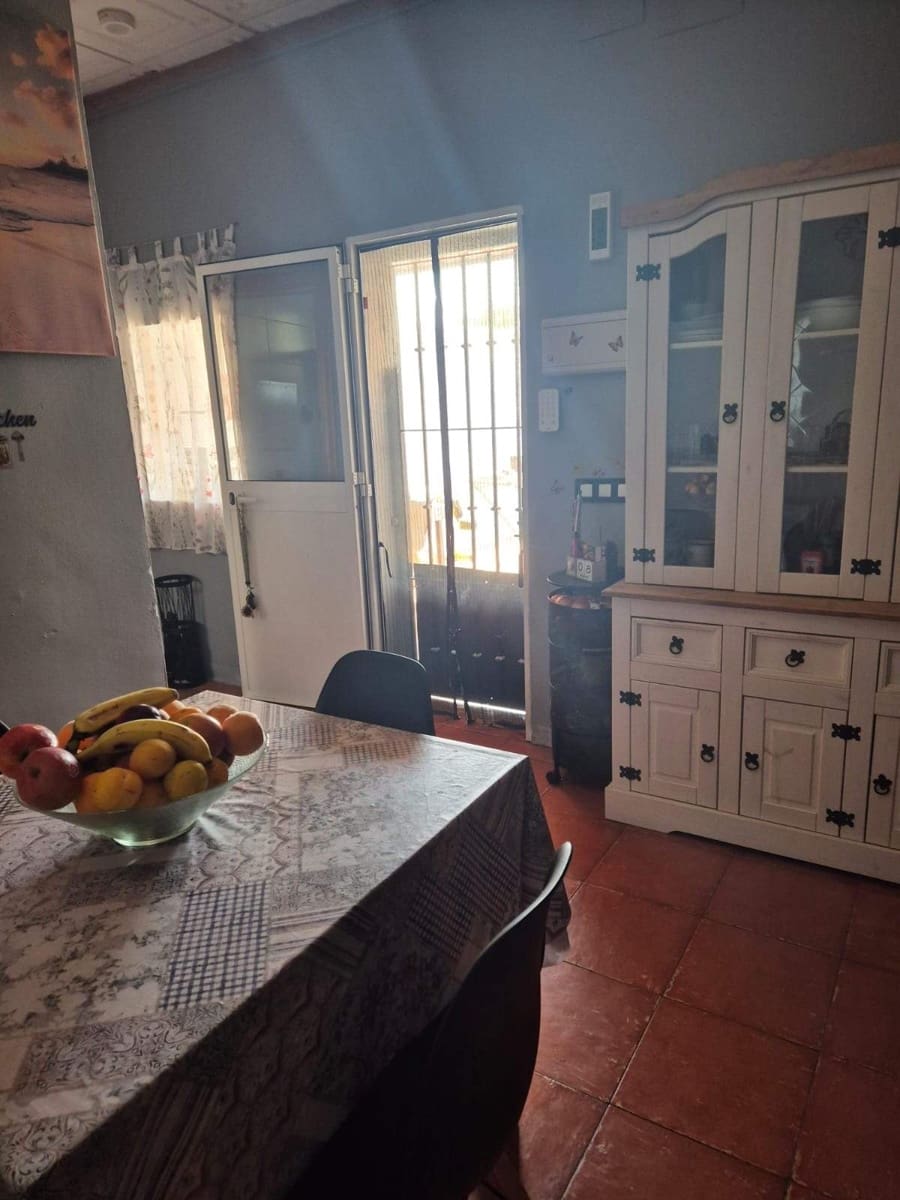4 bedroom Finca/Country House for sale in La Linea de la Concepcion - € 220,000 (Ref: 9978920)