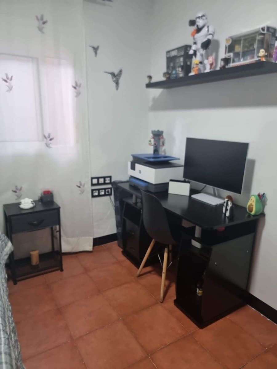 4 bedroom Finca/Country House for sale in La Linea de la Concepcion - € 220,000 (Ref: 9978920)