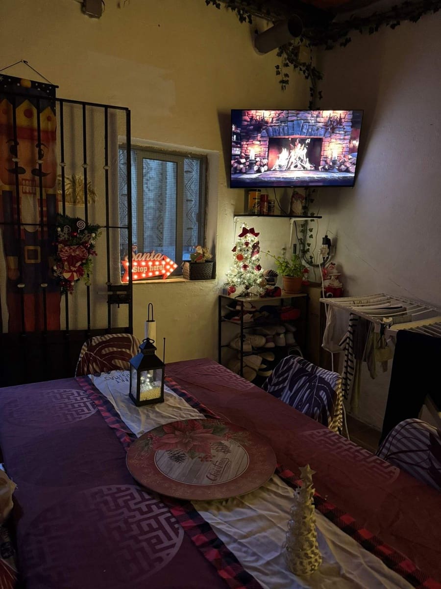 4 bedroom Finca/Country House for sale in La Linea de la Concepcion - € 220,000 (Ref: 9978920)