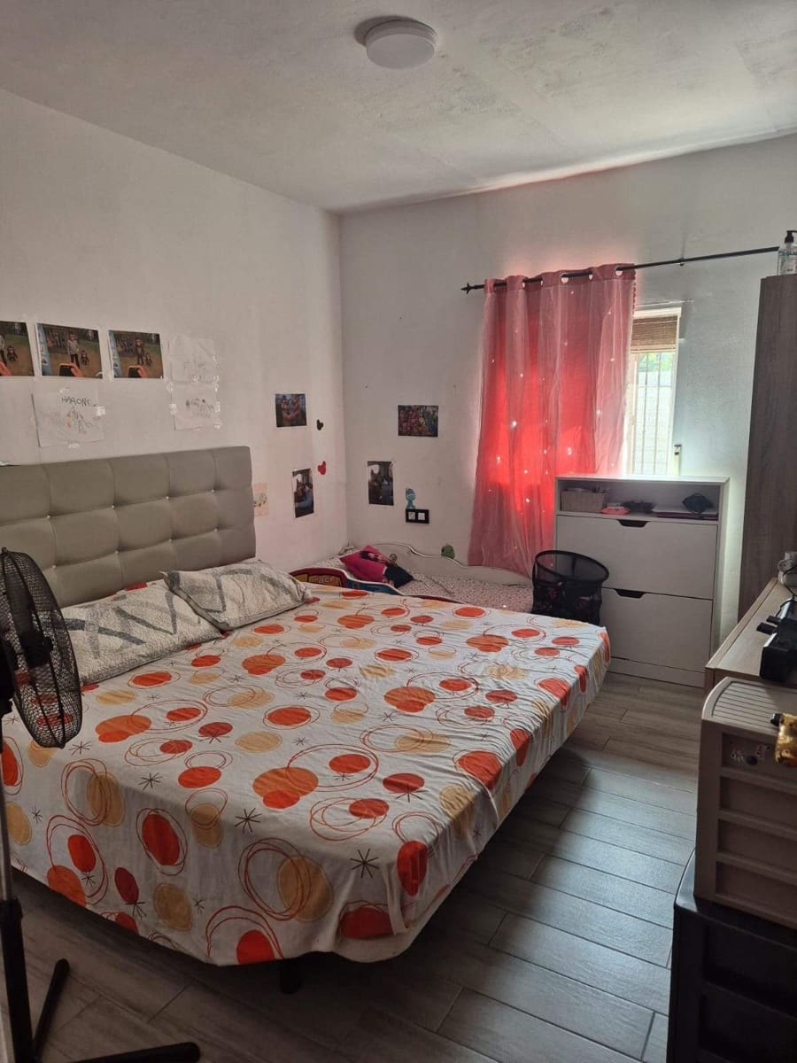 4 bedroom Finca/Country House for sale in La Linea de la Concepcion - € 220,000 (Ref: 9978920)