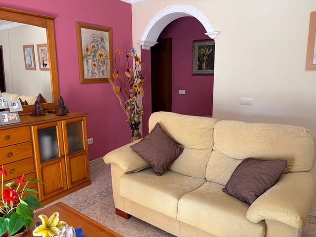 Casa de 3 habitaciones en La Línea de la Concepción en venta - 475.000 € (Ref: 9978921)