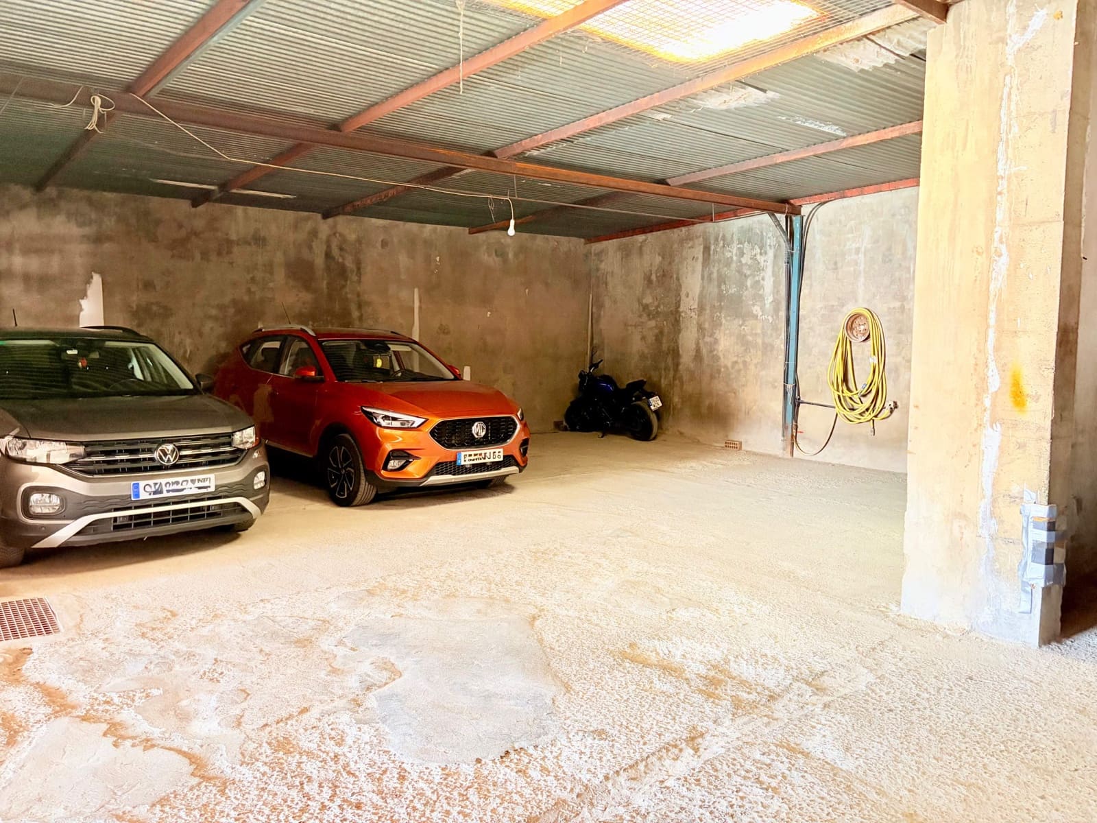 Casa de 3 habitaciones en La Línea de la Concepción en venta - 475.000 € (Ref: 9978921)