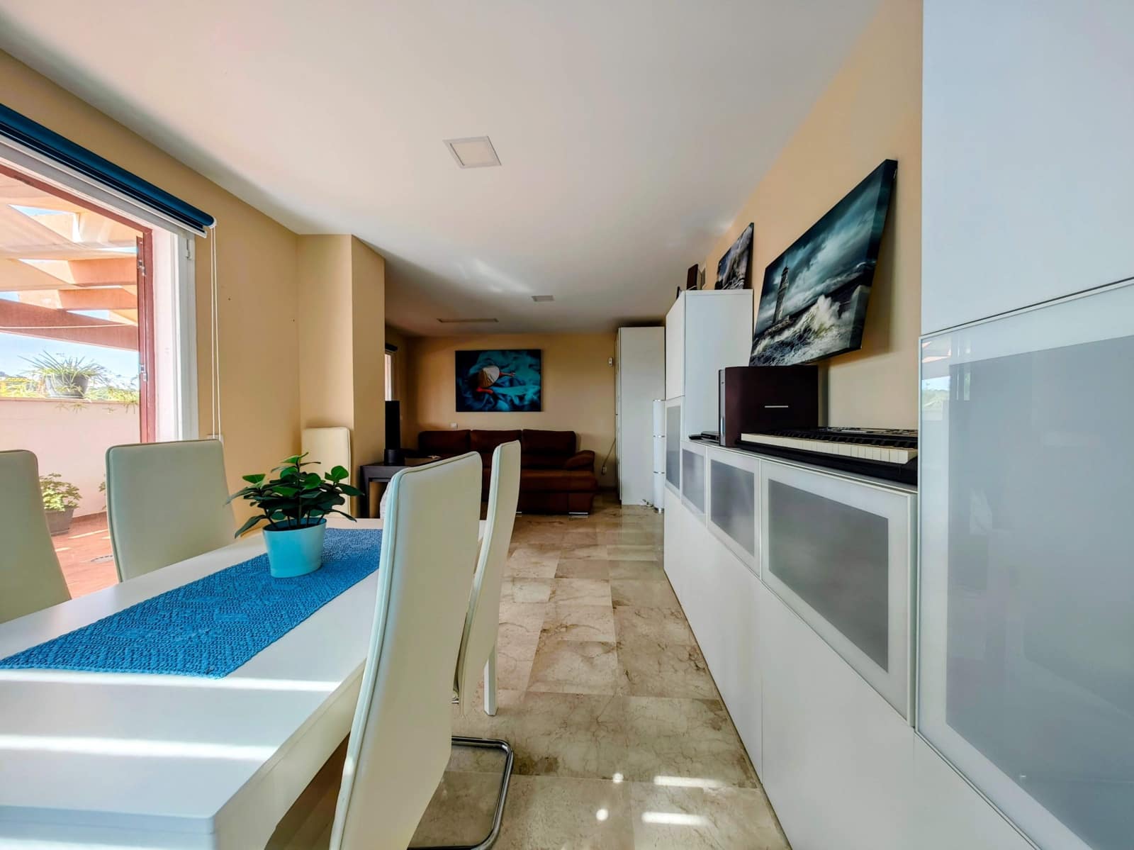2 slaapkamer Penthouse te koop in La Alcaidesa met zwembad garage - € 350.000 (Ref: 9983966)