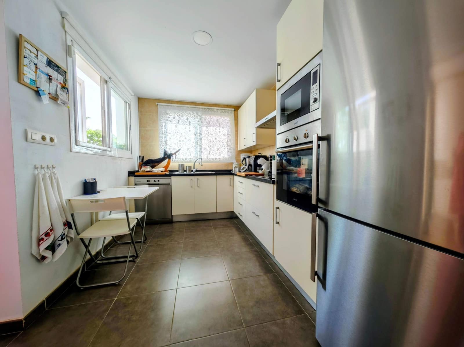 2 slaapkamer Penthouse te koop in La Alcaidesa met zwembad garage - € 350.000 (Ref: 9983966)