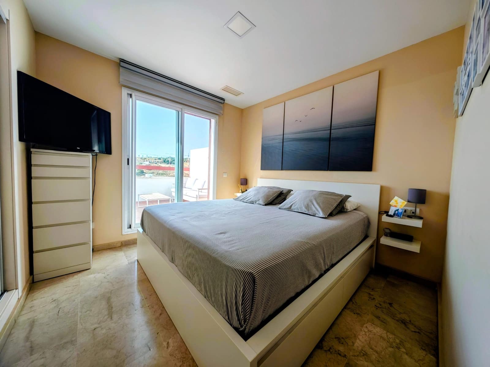 2 slaapkamer Penthouse te koop in La Alcaidesa met zwembad garage - € 350.000 (Ref: 9983966)