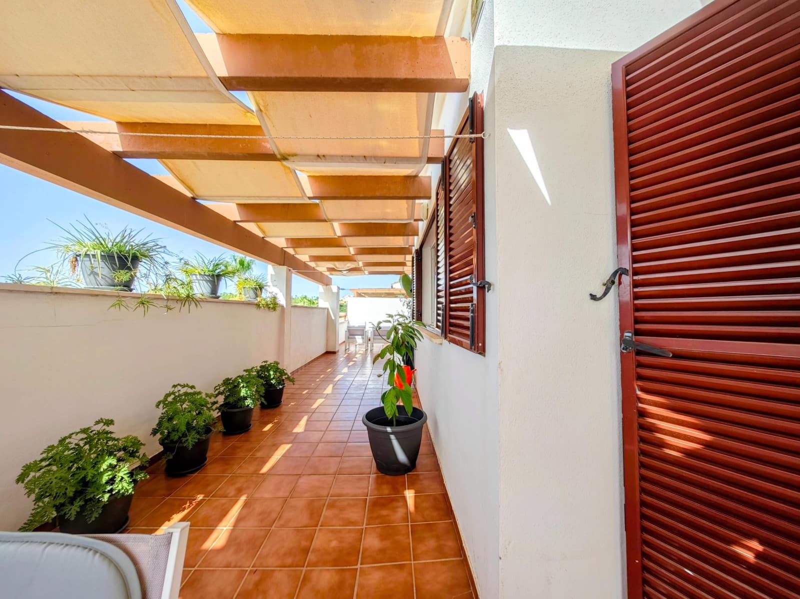 2 slaapkamer Penthouse te koop in La Alcaidesa met zwembad garage - € 350.000 (Ref: 9983966)