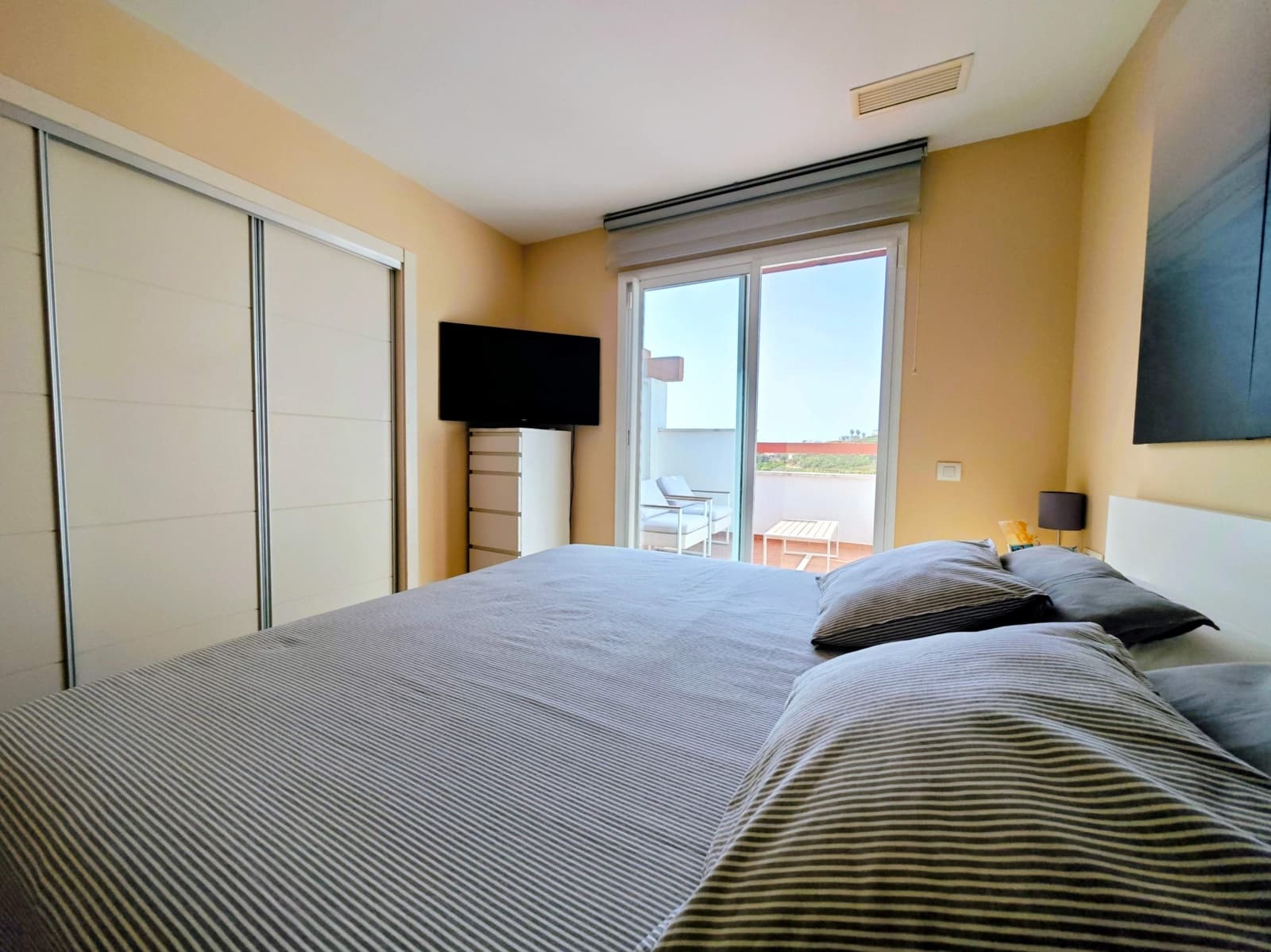 2 slaapkamer Penthouse te koop in La Alcaidesa met zwembad garage - € 350.000 (Ref: 9983966)