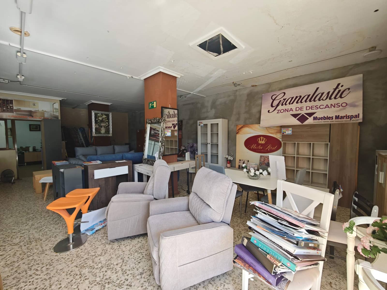 Gewerbe zu vermieten in Algeciras - 1.200 € (Ref: 9986907)