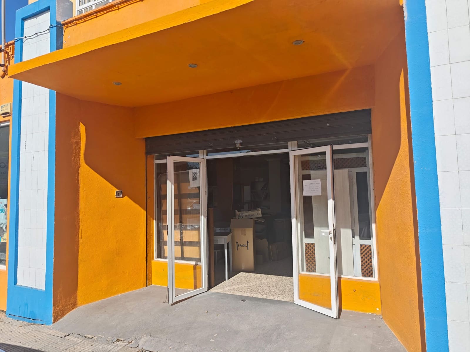 Gewerbe zu vermieten in Algeciras - 1.200 € (Ref: 9986907)