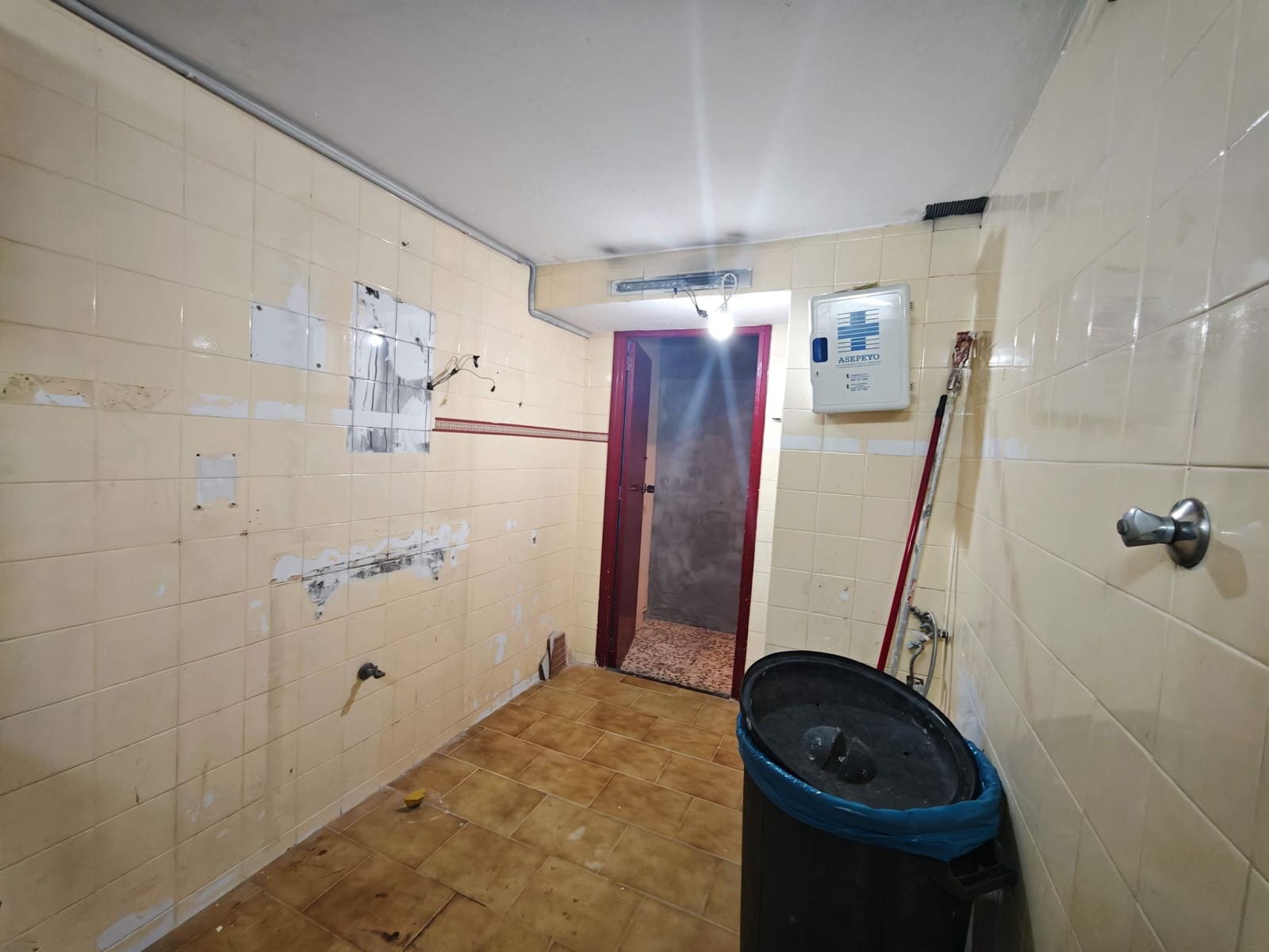 Gewerbe zu vermieten in Algeciras - 1.200 € (Ref: 9986907)