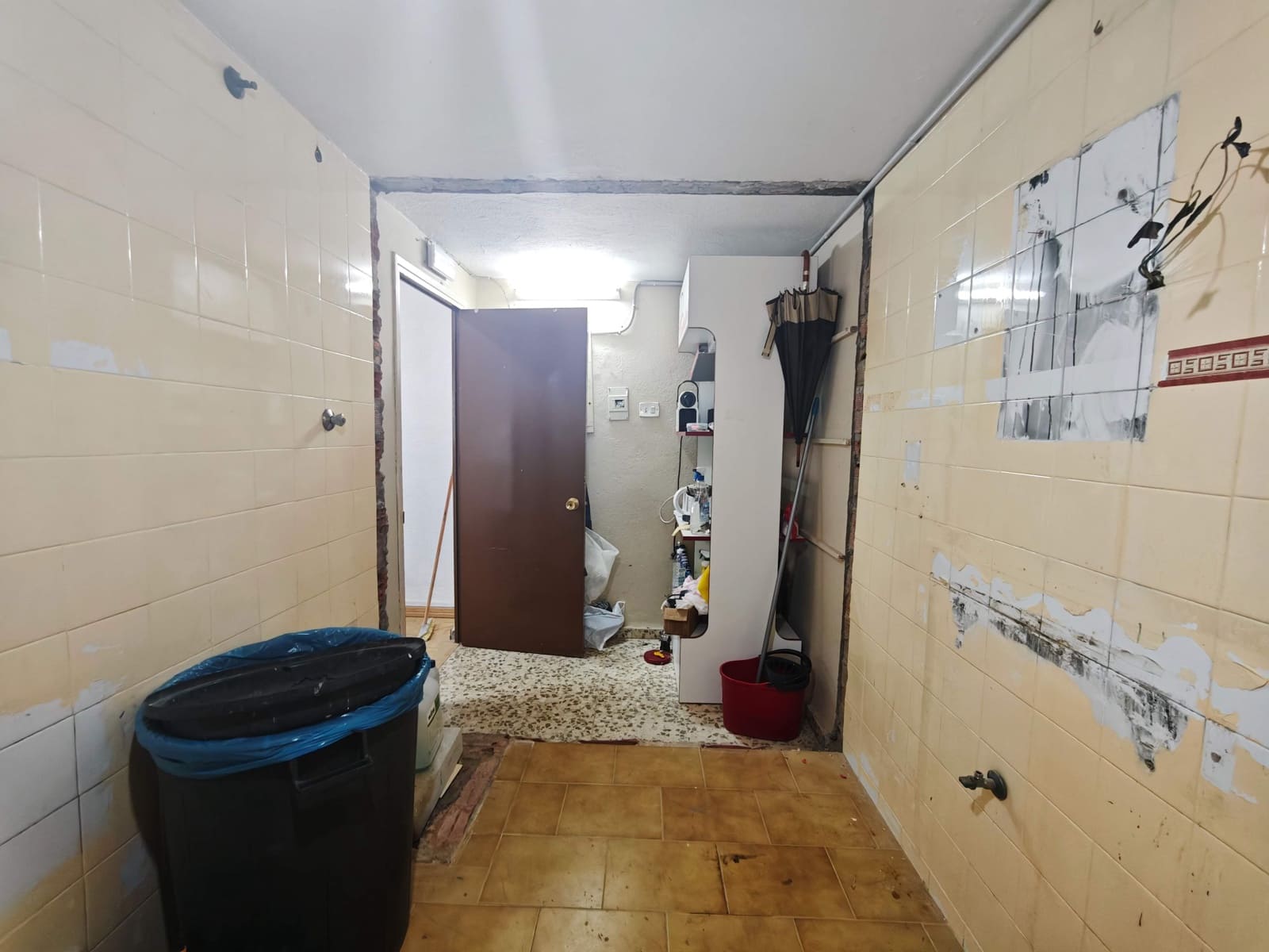 Gewerbe zu vermieten in Algeciras - 1.200 € (Ref: 9986907)