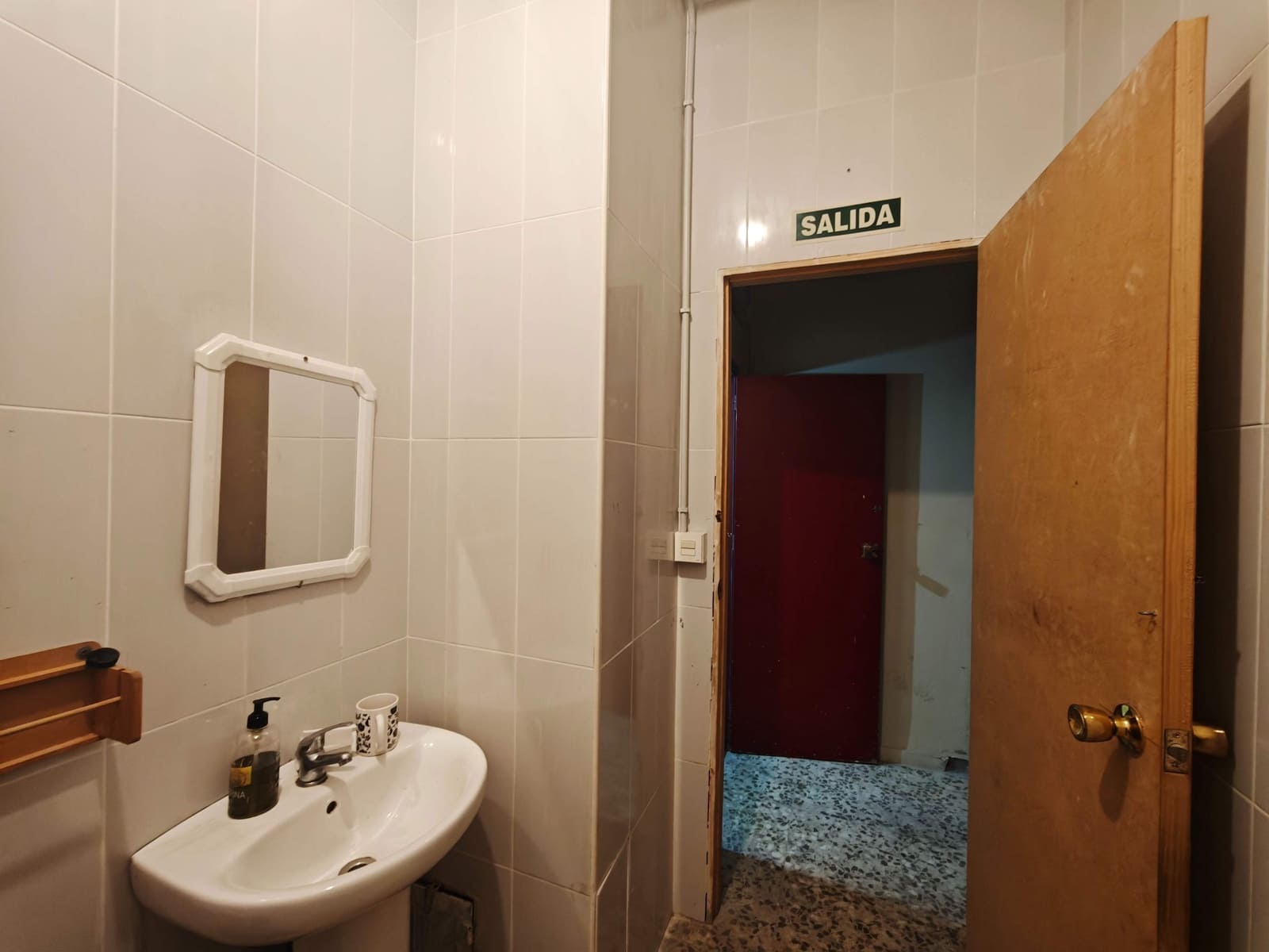 Local Commercial à louer à Algeciras - 1 200 € (Ref: 9986907)