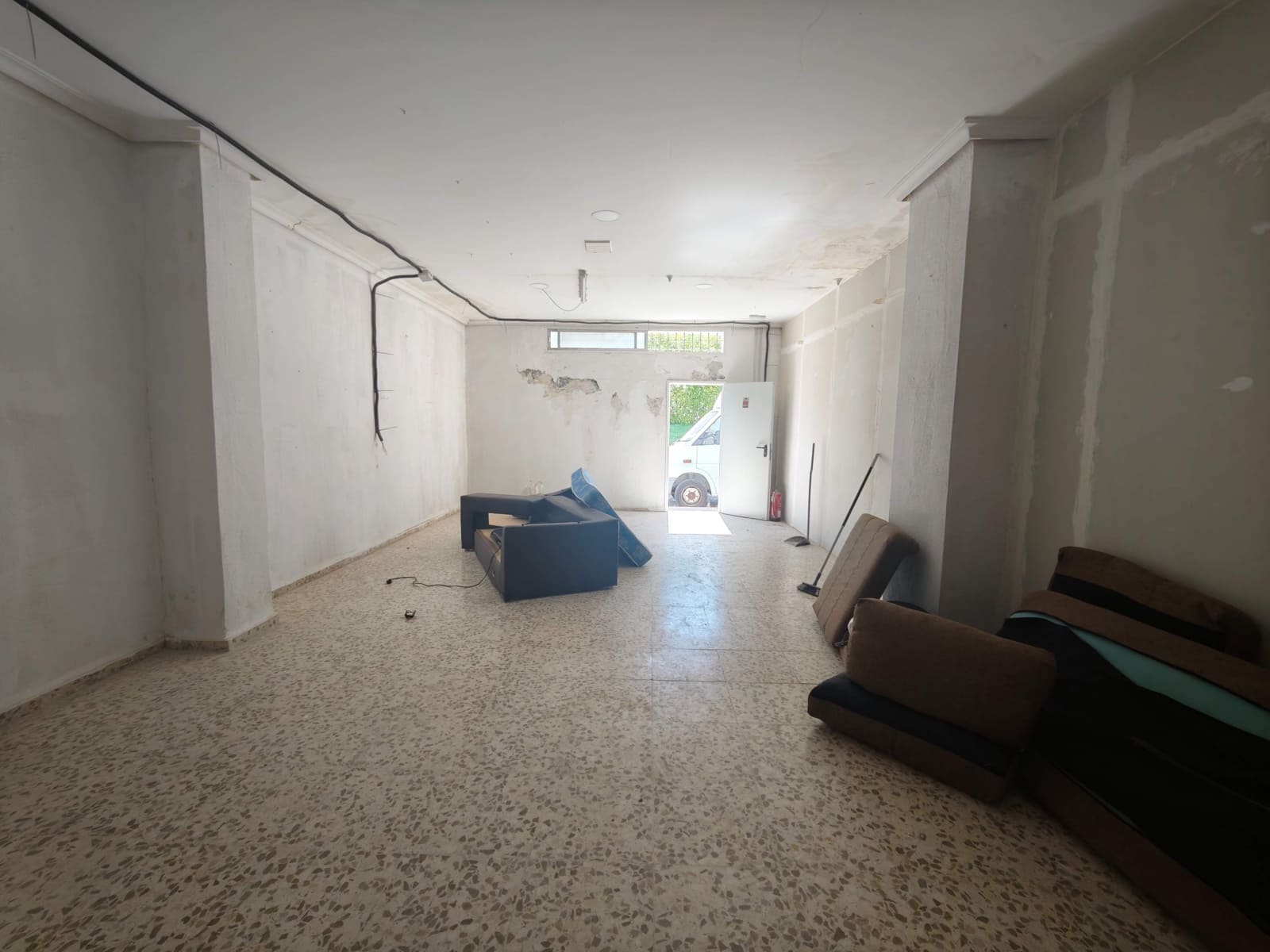 Gewerbe zu vermieten in Algeciras - 500 € (Ref: 9986909)