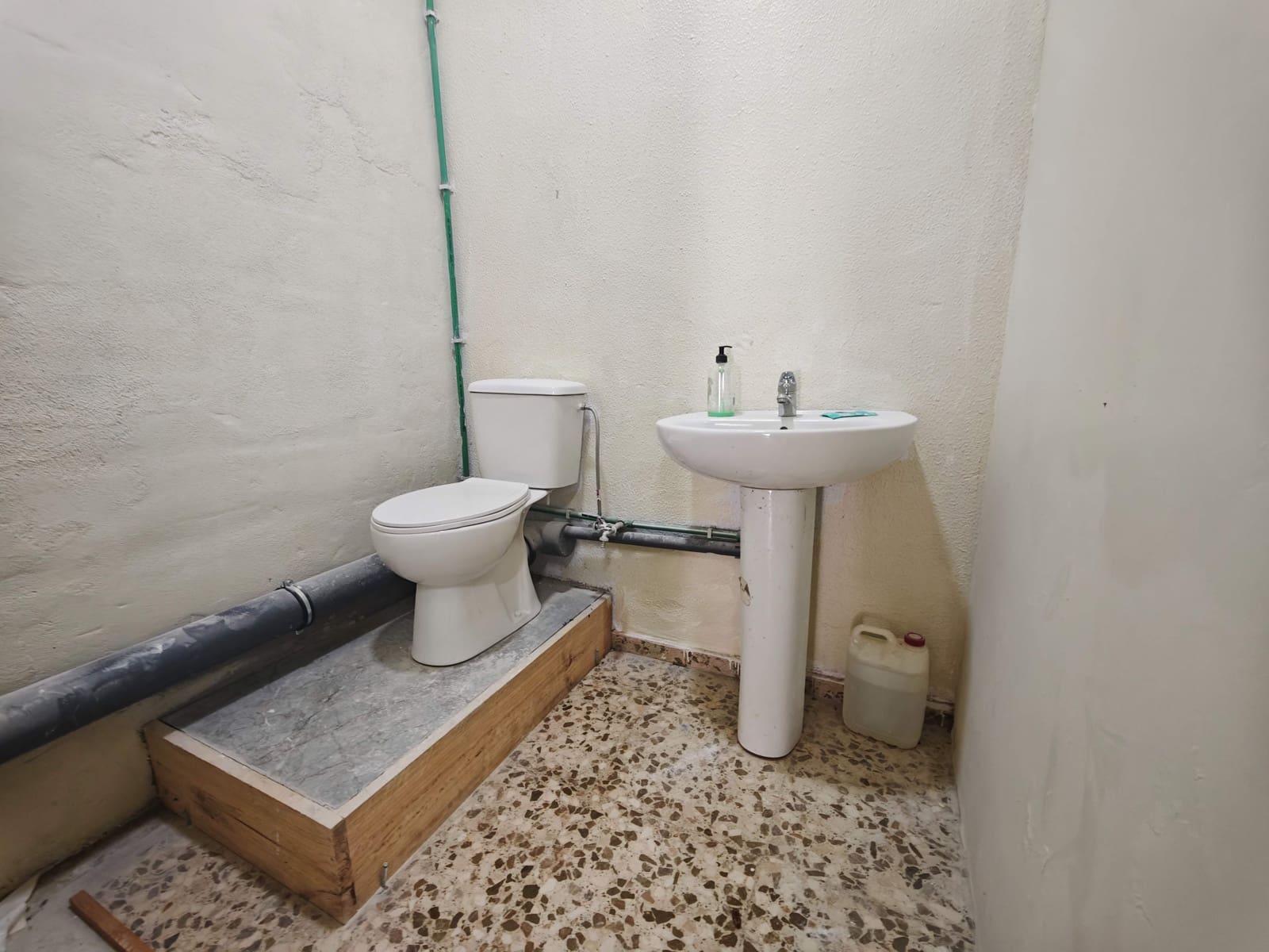 Gewerbe zu vermieten in Algeciras - 500 € (Ref: 9986909)