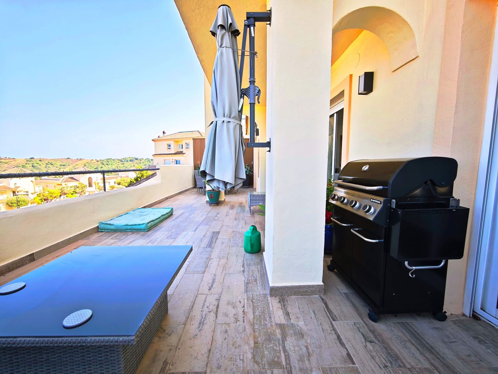 3 chambre Appartement à vendre à San Roque avec piscine garage - 649 000 € (Ref: 9995806)