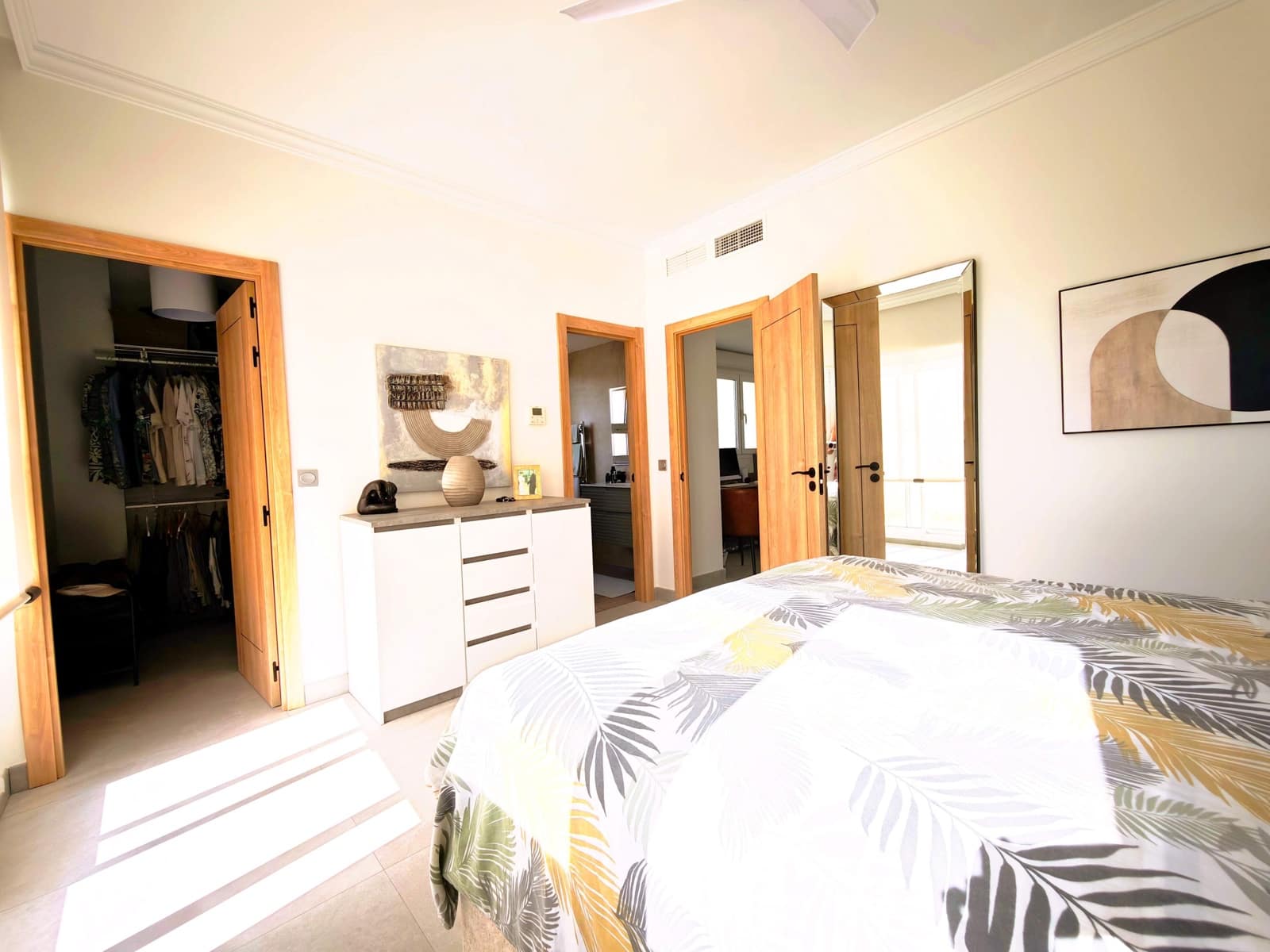 3 chambre Appartement à vendre à San Roque avec piscine garage - 649 000 € (Ref: 9995806)