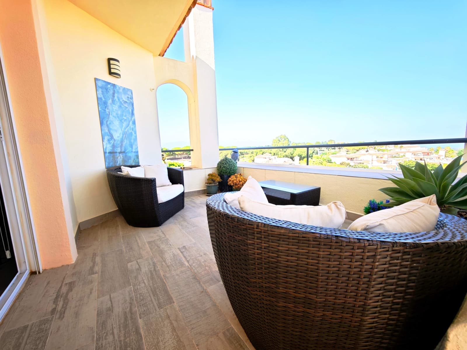 3 chambre Appartement à vendre à San Roque avec piscine garage - 649 000 € (Ref: 9995806)