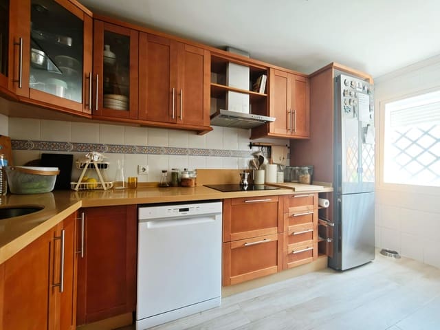 3 sypialnia Dom szeregowy na sprzedaż w Algeciras z garażem - 450 000 € (Ref: 9998845)