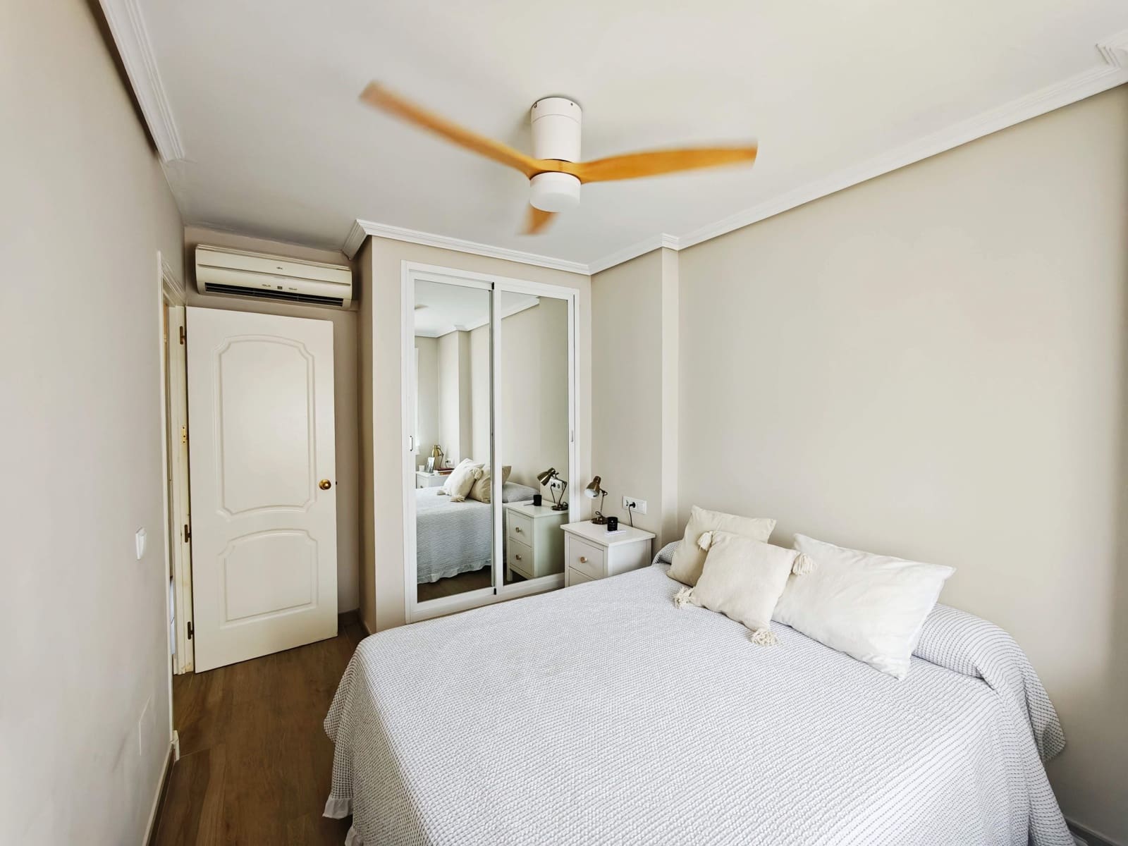 3 sypialnia Dom szeregowy na sprzedaż w Algeciras z garażem - 450 000 € (Ref: 9998845)