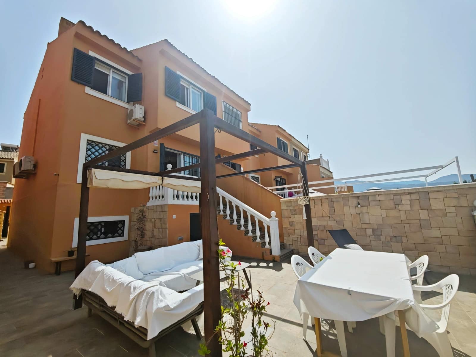 3 sypialnia Dom szeregowy na sprzedaż w Algeciras z garażem - 450 000 € (Ref: 9998845)