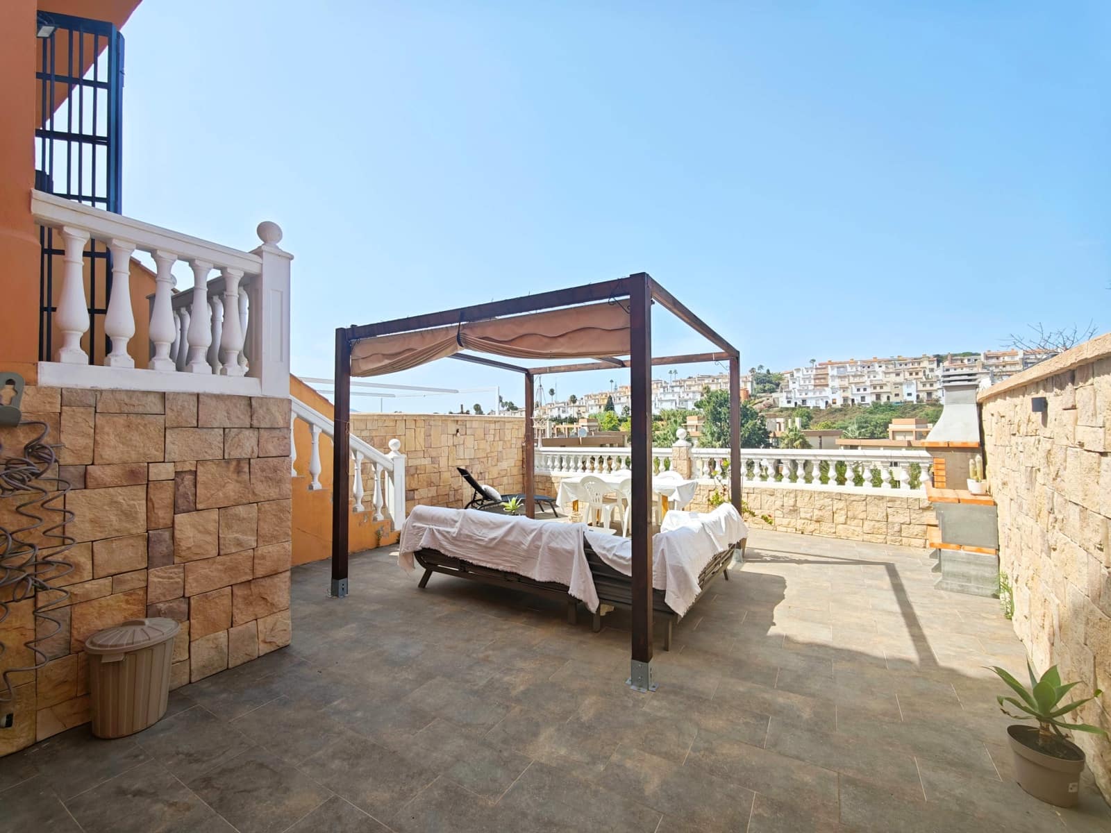 3 sypialnia Dom szeregowy na sprzedaż w Algeciras z garażem - 450 000 € (Ref: 9998845)