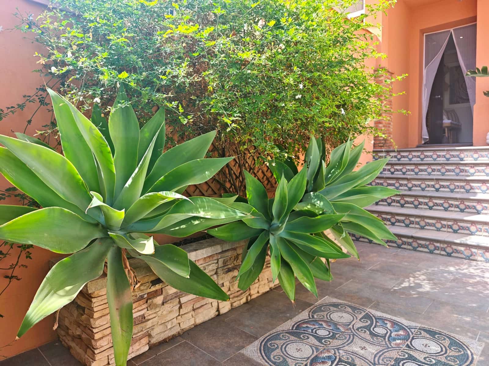 3 sypialnia Dom szeregowy na sprzedaż w Algeciras z garażem - 450 000 € (Ref: 9998845)