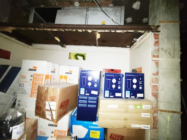 Local Comercial en Algeciras en venta - 40.000 € (Ref: 9999643)