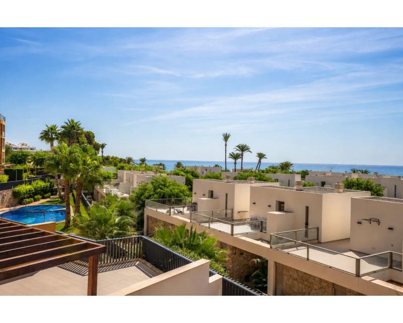 2 soveværelse Strandlejlighed til salg i Montiboli med swimmingpool - € 489.990 (Ref: 10034434)