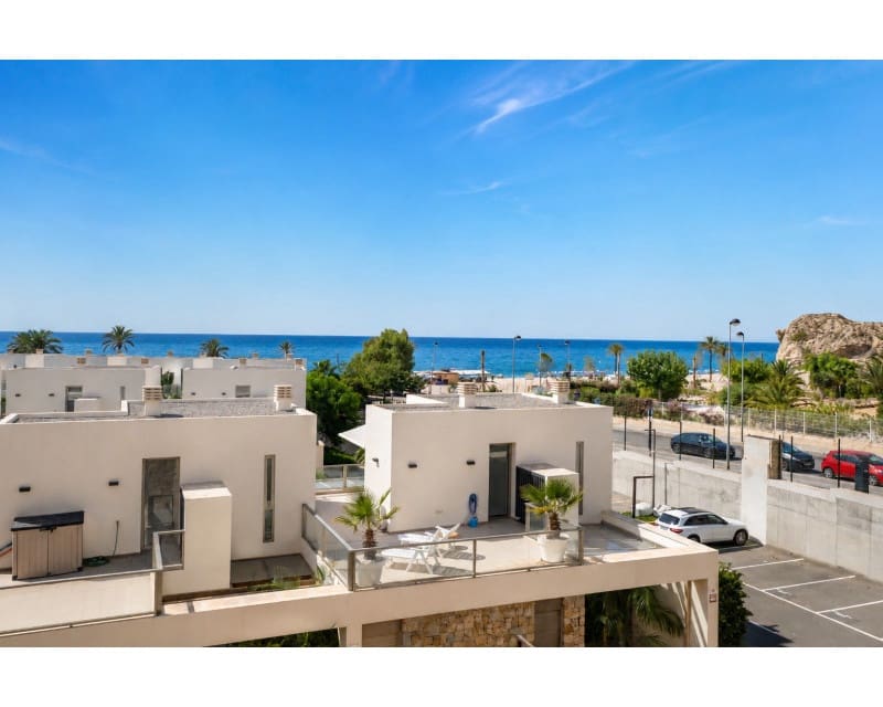 2 soveværelse Strandlejlighed til salg i Montiboli med swimmingpool - € 489.990 (Ref: 10034434)