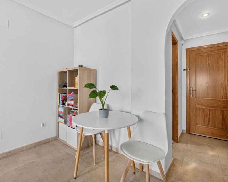 1 soverom Leilighet til salgs i Torrevieja med garasje - € 147 500 (Ref: 10041916)