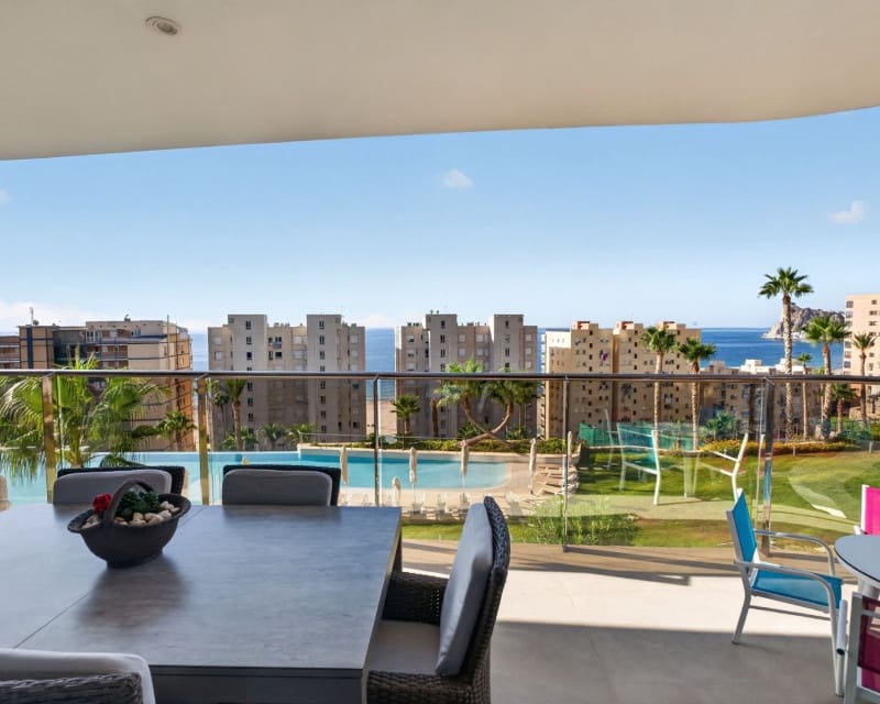 3 bedroom Beach Apartment for sale in Benidorm with pool garage - € 859,000 (Ref: 10052028)