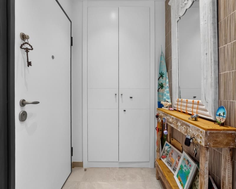 3 bedroom Beach Apartment for sale in Benidorm with pool garage - € 859,000 (Ref: 10052028)