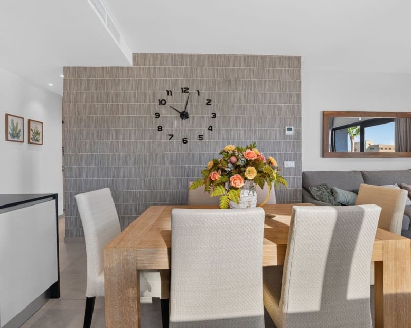 3 bedroom Beach Apartment for sale in Benidorm with pool garage - € 859,000 (Ref: 10052028)