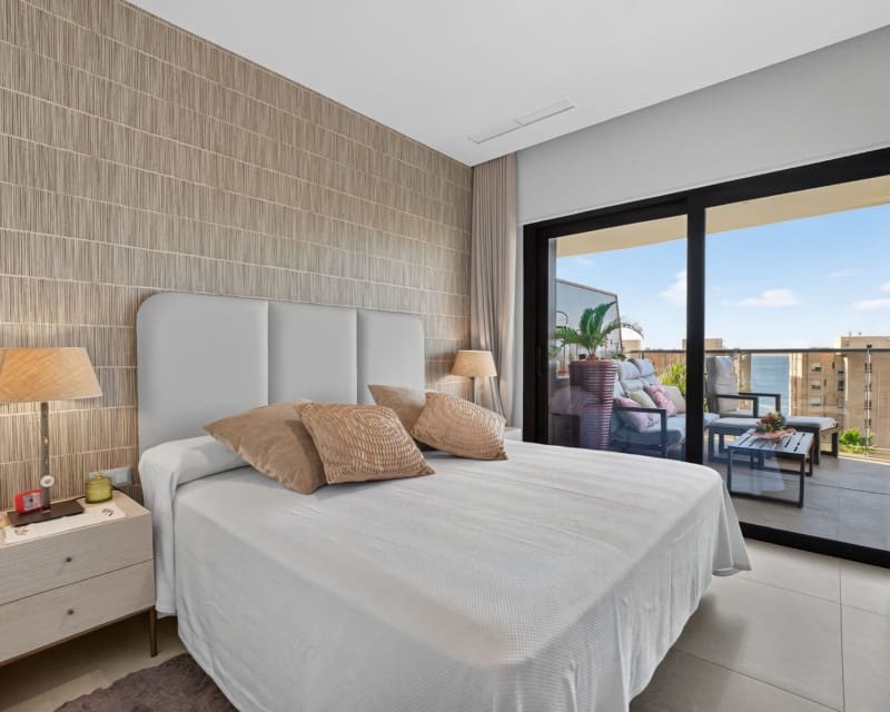 3 bedroom Beach Apartment for sale in Benidorm with pool garage - € 859,000 (Ref: 10052028)
