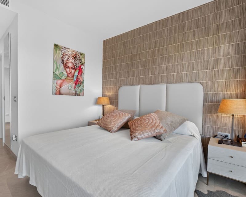 3 bedroom Beach Apartment for sale in Benidorm with pool garage - € 859,000 (Ref: 10052028)