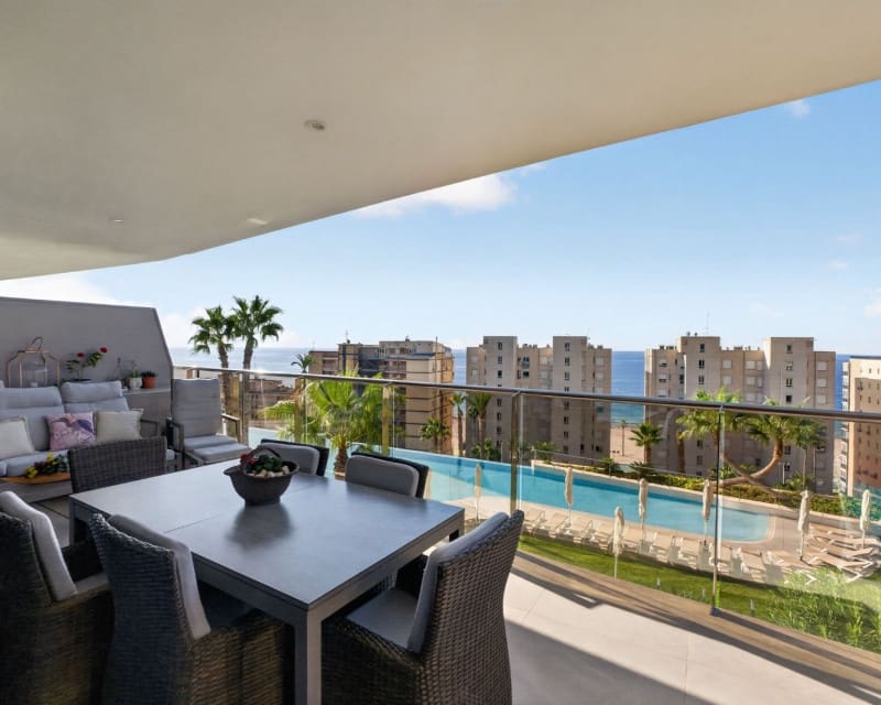 3 bedroom Beach Apartment for sale in Benidorm with pool garage - € 859,000 (Ref: 10052028)
