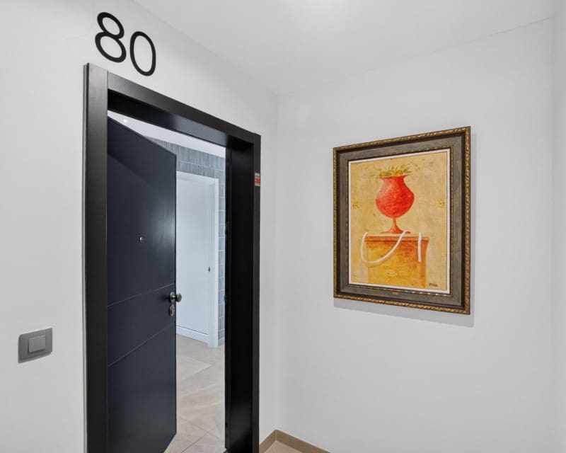 3 bedroom Beach Apartment for sale in Benidorm with pool garage - € 859,000 (Ref: 10052028)