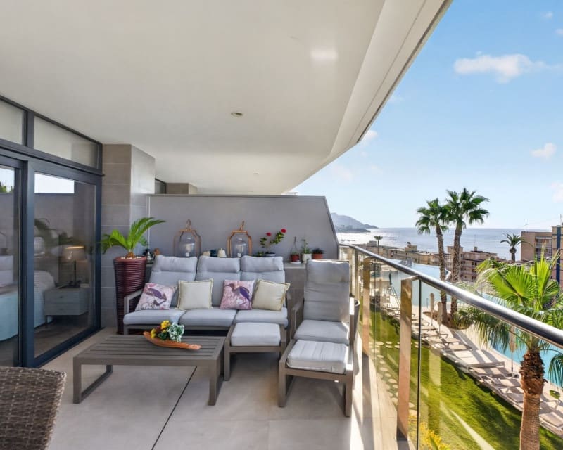 3 bedroom Beach Apartment for sale in Benidorm with pool garage - € 859,000 (Ref: 10052028)